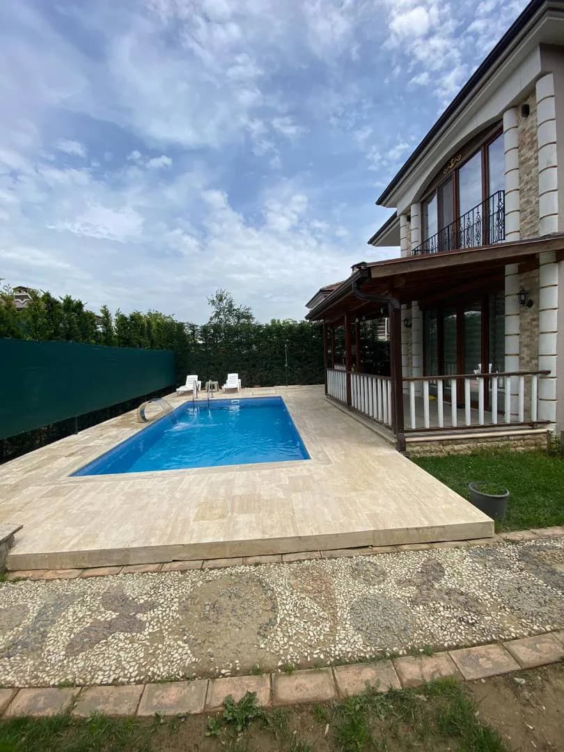Sapanca'da Özel Bahçe İçerisinde, Havuzlu, 10 Kişilik Lüks Villa görsel 3