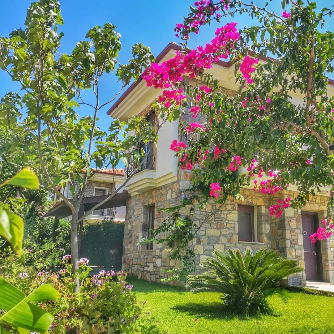 Datça'da Emecik'te Plaja Yakın, Modern Tasarımlı, Dubleks Villa görsel 3