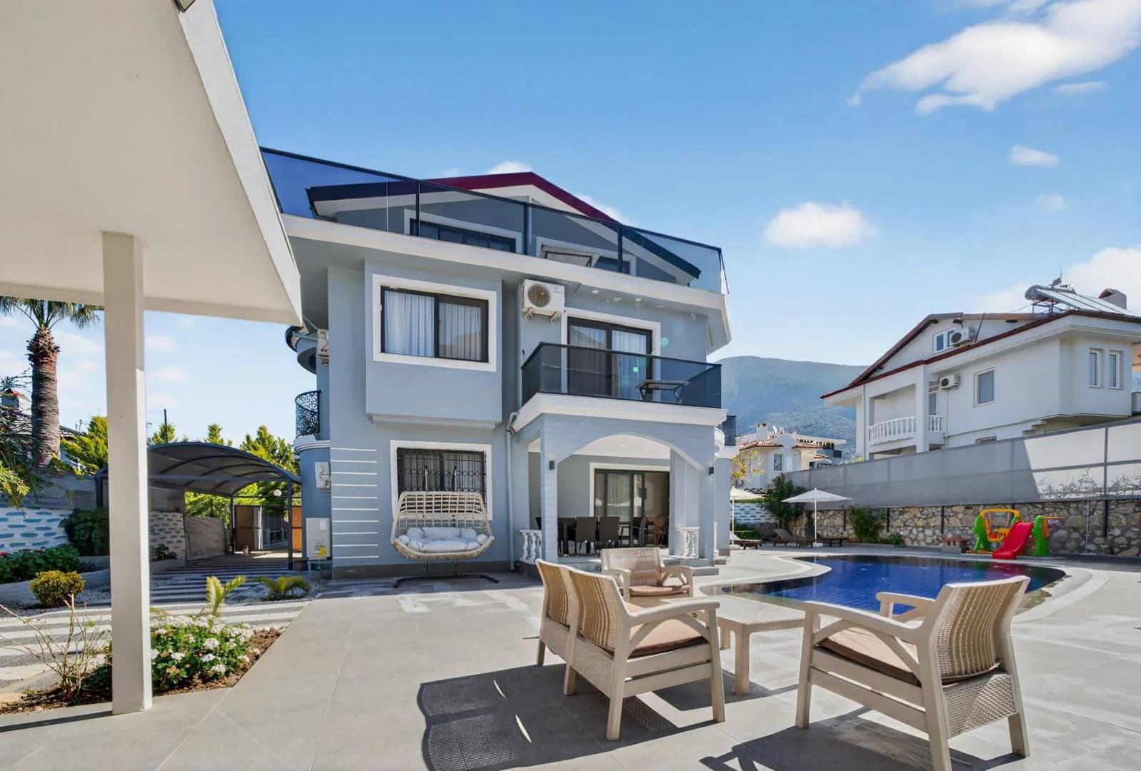 Fethiye Ölüdeniz'de Geniş Alanlara Sahip, Özel Havuzlu, 4+1 Villa görsel 2