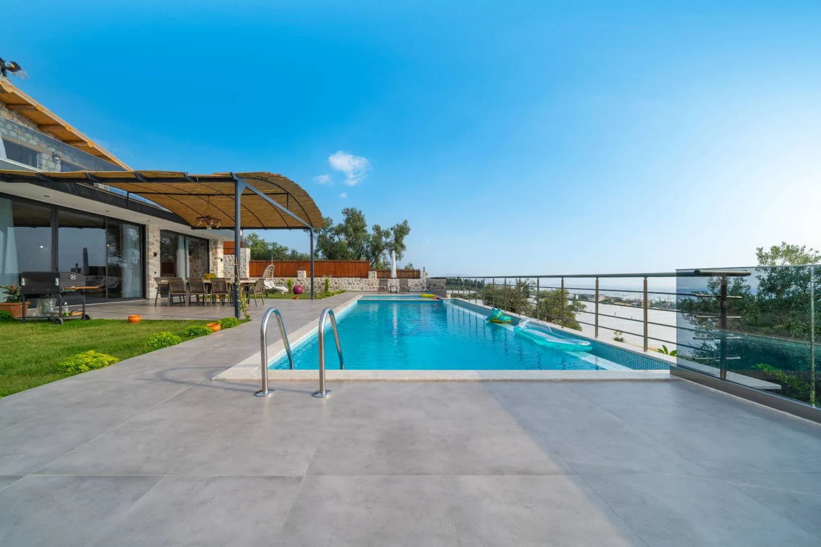 Kaş Çavdır'da Yemyeşil Bahçeli, Özel Havuzlu, Kiralık Villa görsel 2
