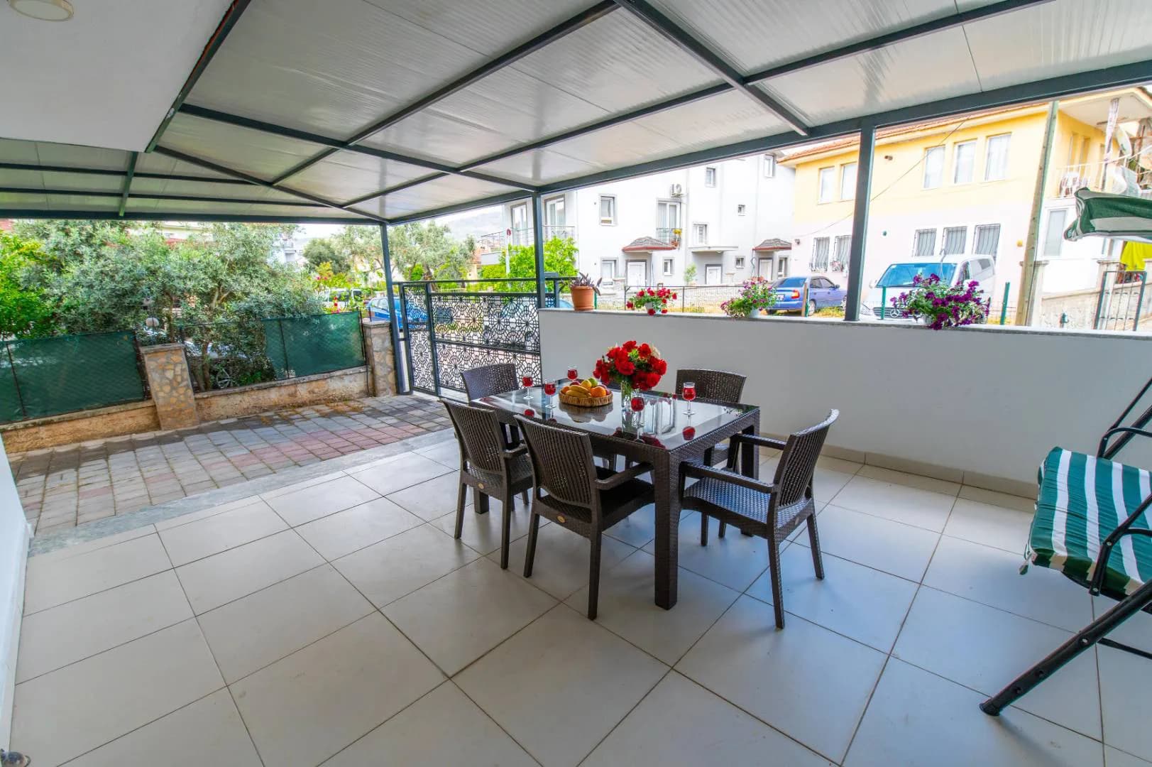 Muğla Fethiye'de Merkezi Konumda, Bahçeli, Modern Tasarımlı Tatil Evi görsel 3