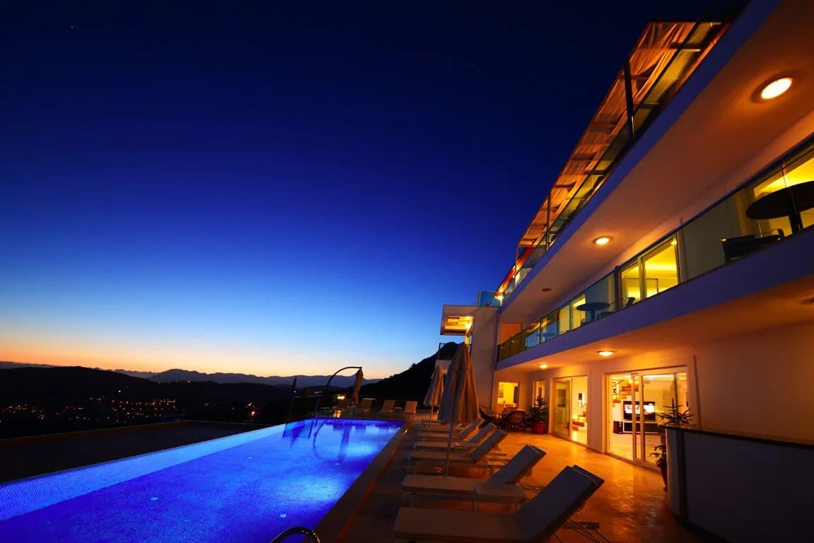 Kaş Bezirgan'da Muhteşem Deniz Manzaralı, Özel Havuzlu, Modern Villa görsel 2