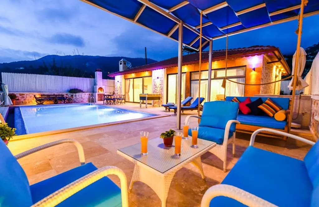 Kaş İslamlar'da Huzur Dolu Doğada, Isıtmalı Havuzlu, Modern Villa görsel 2