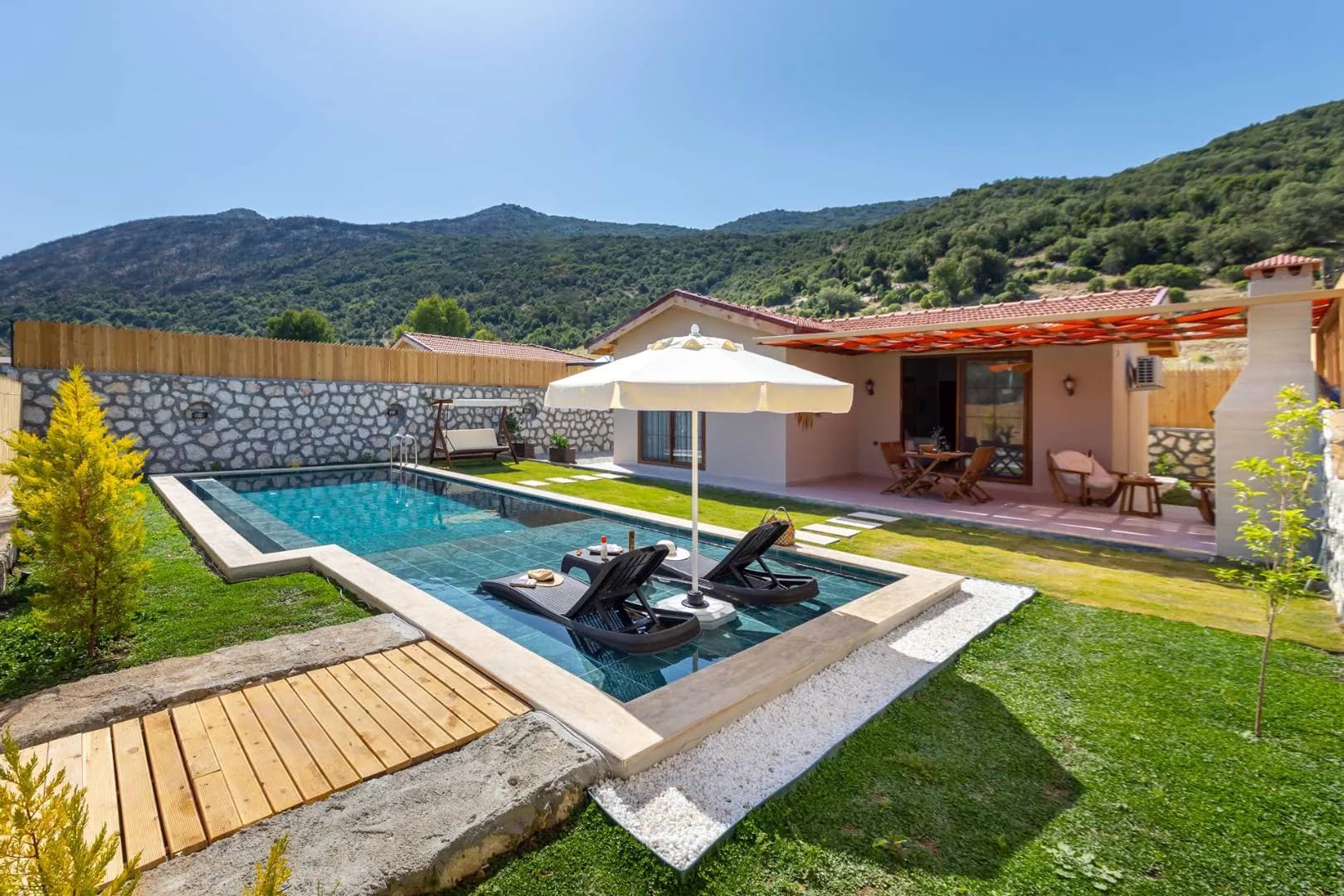 Kaş Sarıbelen'de Balayı Çiftlerine Uygun, Özel Havuzlu, Bahçeli Villa görsel 3