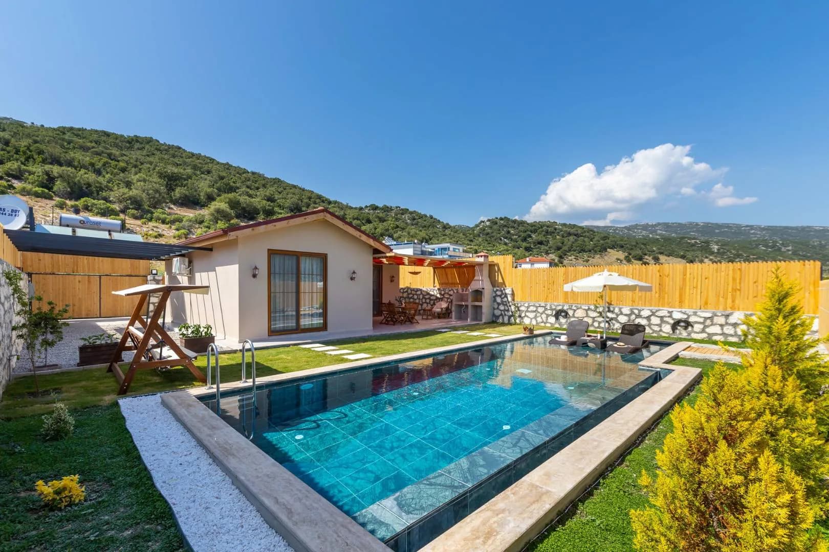Kaş Sarıbelen'de Balayı Çiftlerine Uygun, Özel Havuzlu, Bahçeli Villa görsel 2