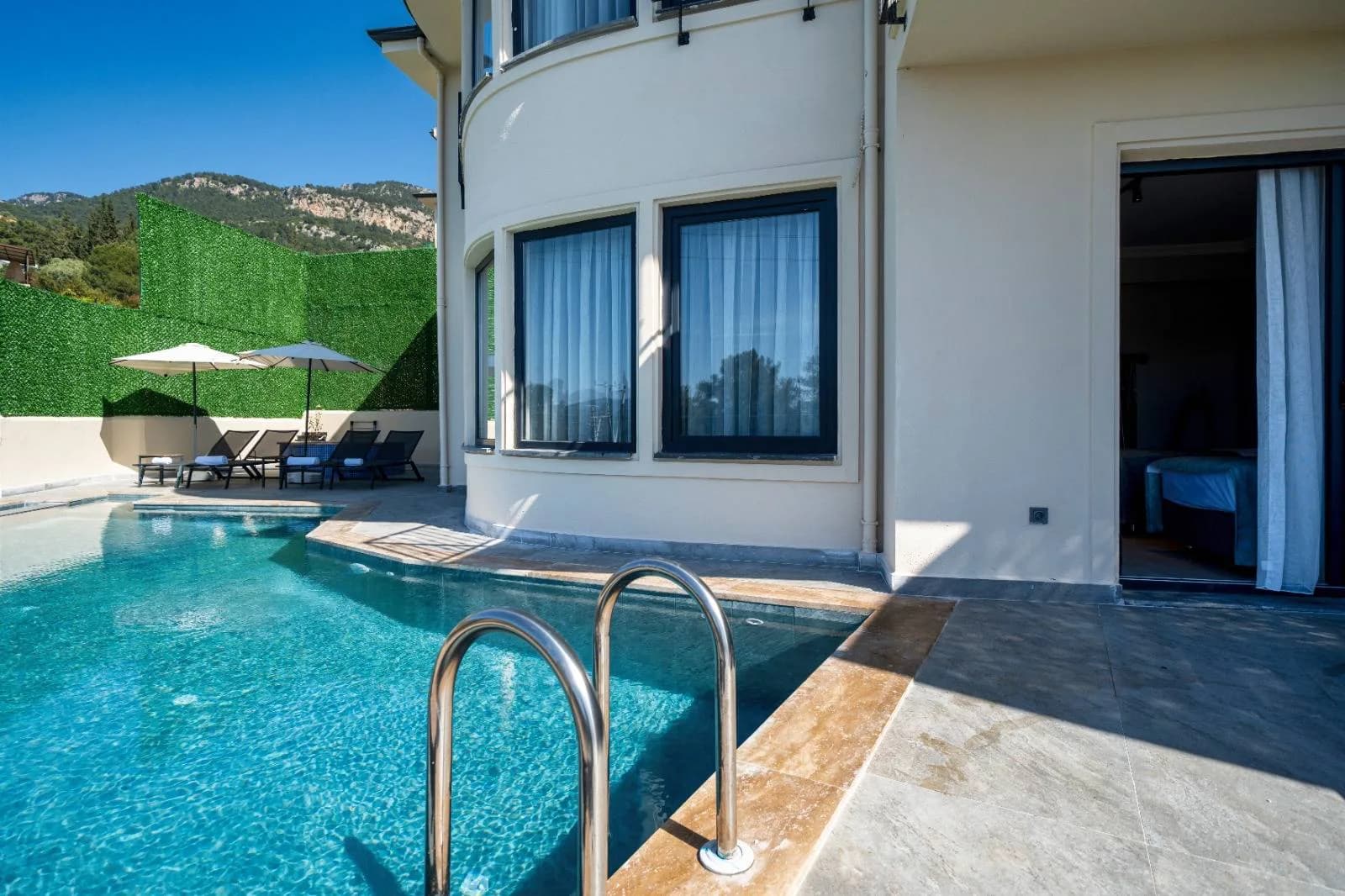 Fethiye Faralya'da Doğa İçerisinde, Özel Havuzlu, Lüks Villa görsel 3