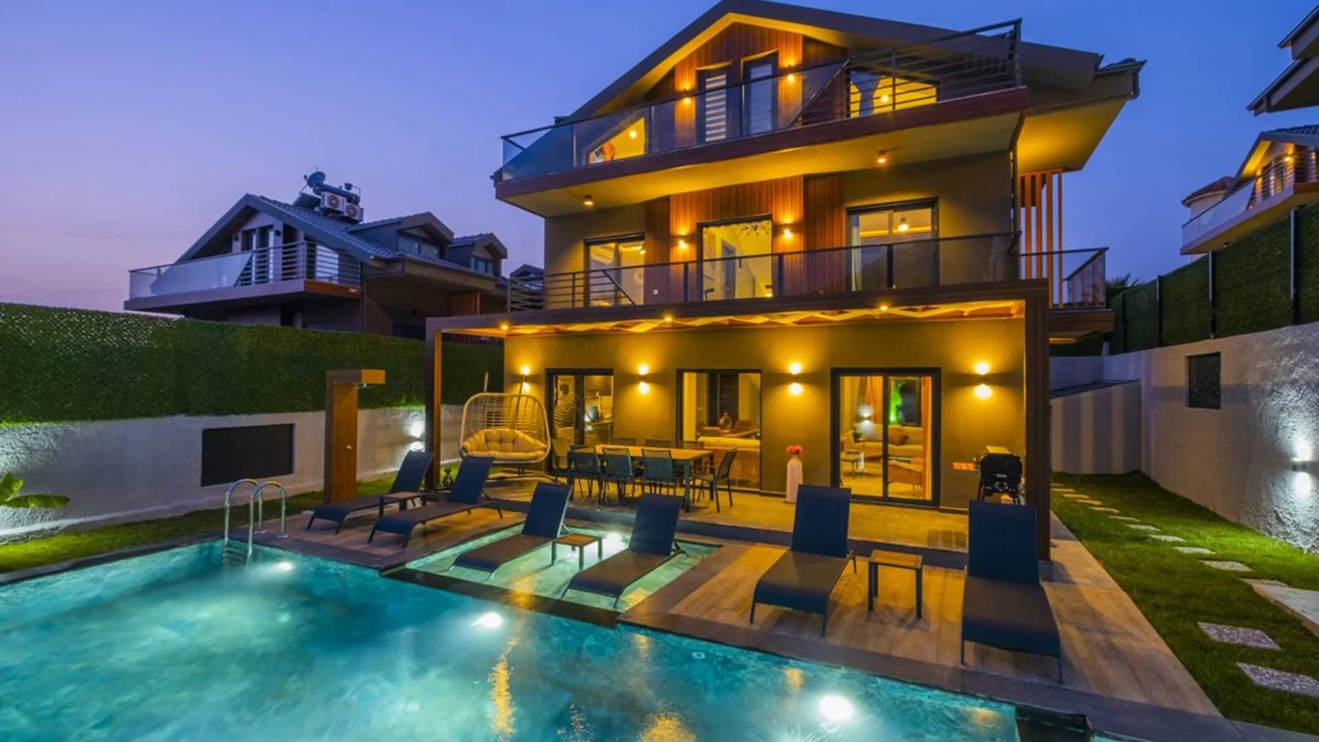 Fethiye Ölüdeniz'de Modern Tasarımlı, Özel Havuzlu, Merkezi Villa görsel 2