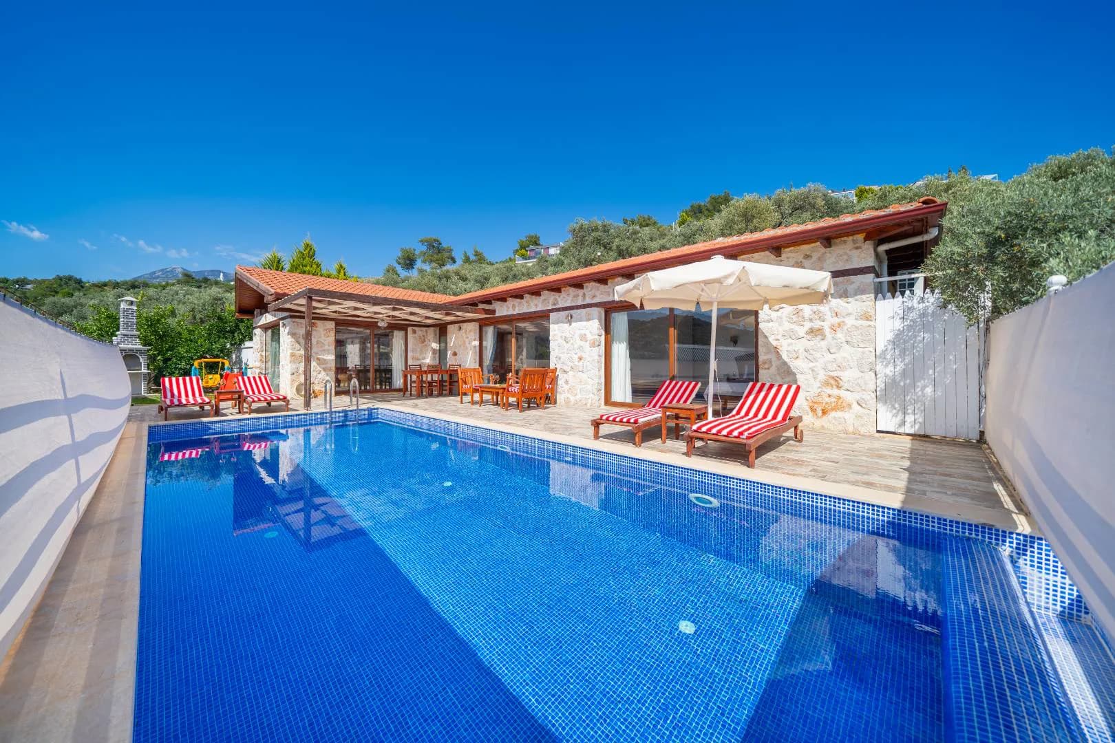 Kalkan Üzümlü'de Balayı Çiftlerine Uygun, Özel Havuzlu, Otantik Villa görsel 2
