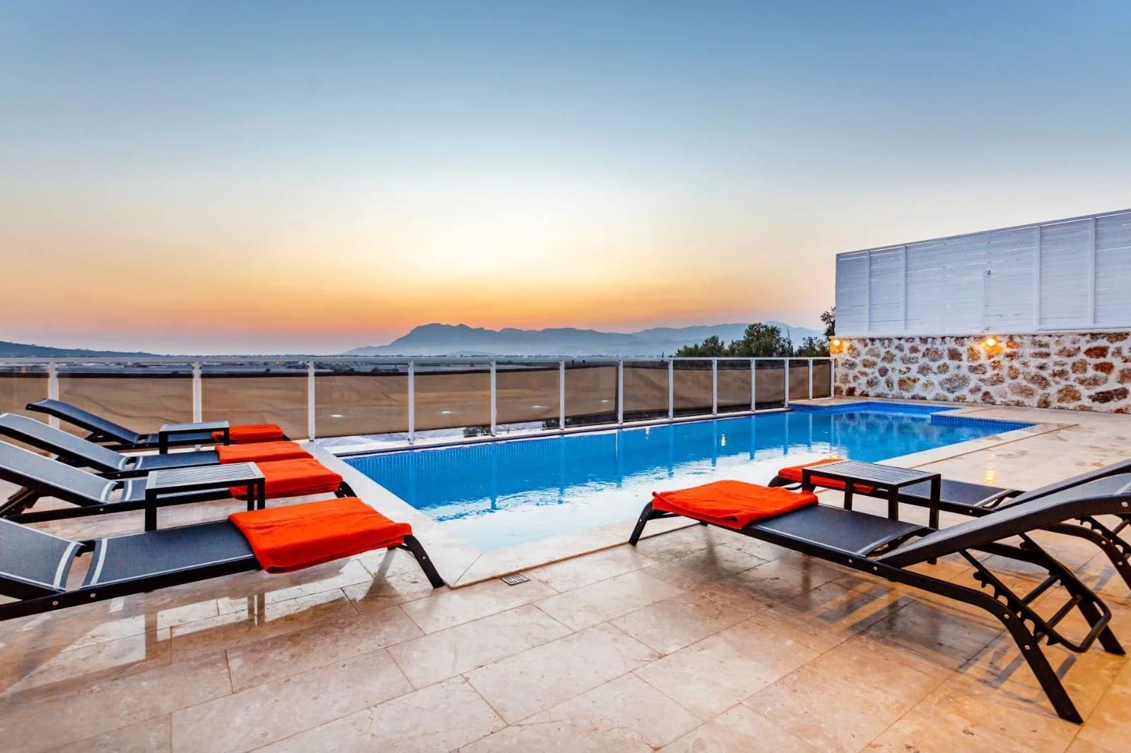 Kaş Yeşilköy'de Doğa İçerisinde, Özel Havuzlu, Modern Villa görsel 3