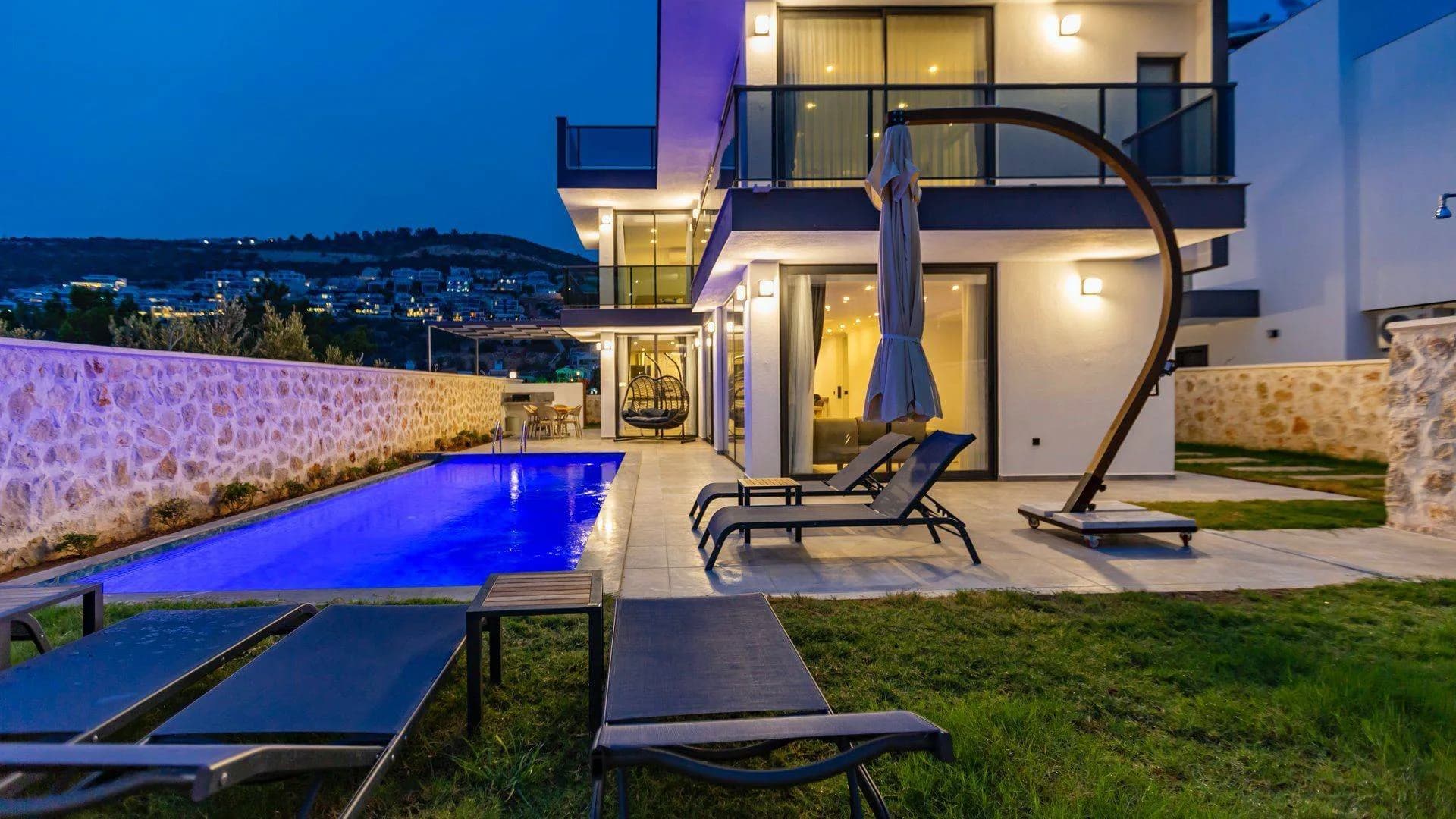 Kaş Kalkan'da Yemyeşil Bahçeli, Özel Havuzlu, 3+1 Villa görsel 3