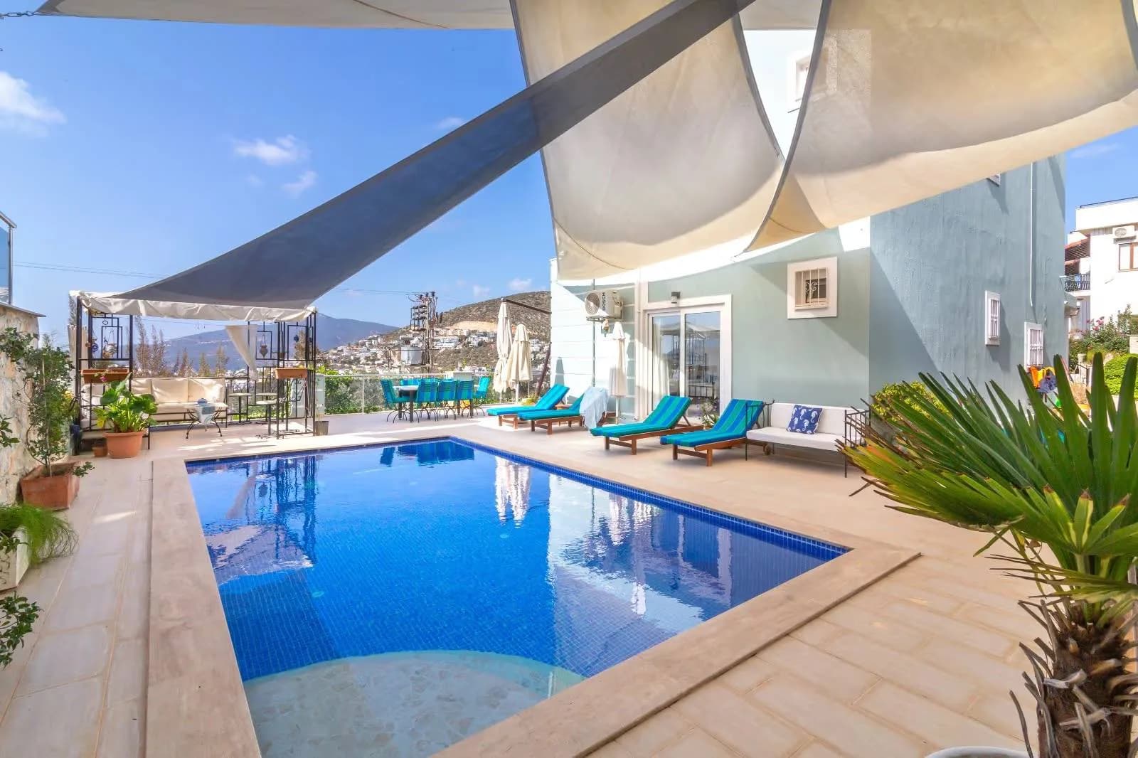 Kaş Kalkan'da Muhteşem Deniz Manzaralı, Özel Havuzlu, Geniş Villa görsel 3