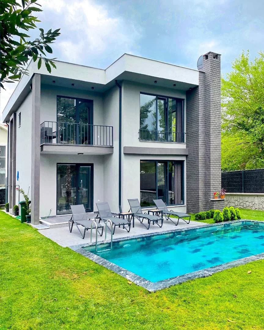 Sapanca Çayiçi'nde Geniş Bahçeli, Özel Havuzlu, Modern Villa görsel 2