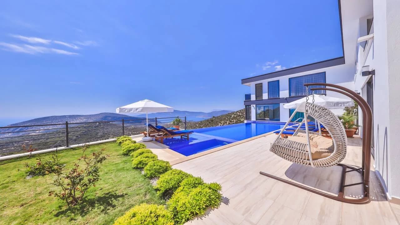 Kaş Kördere'de Enfes Doğa Manzaralı, Özel Havuzlu, Kiralık Villa görsel 2