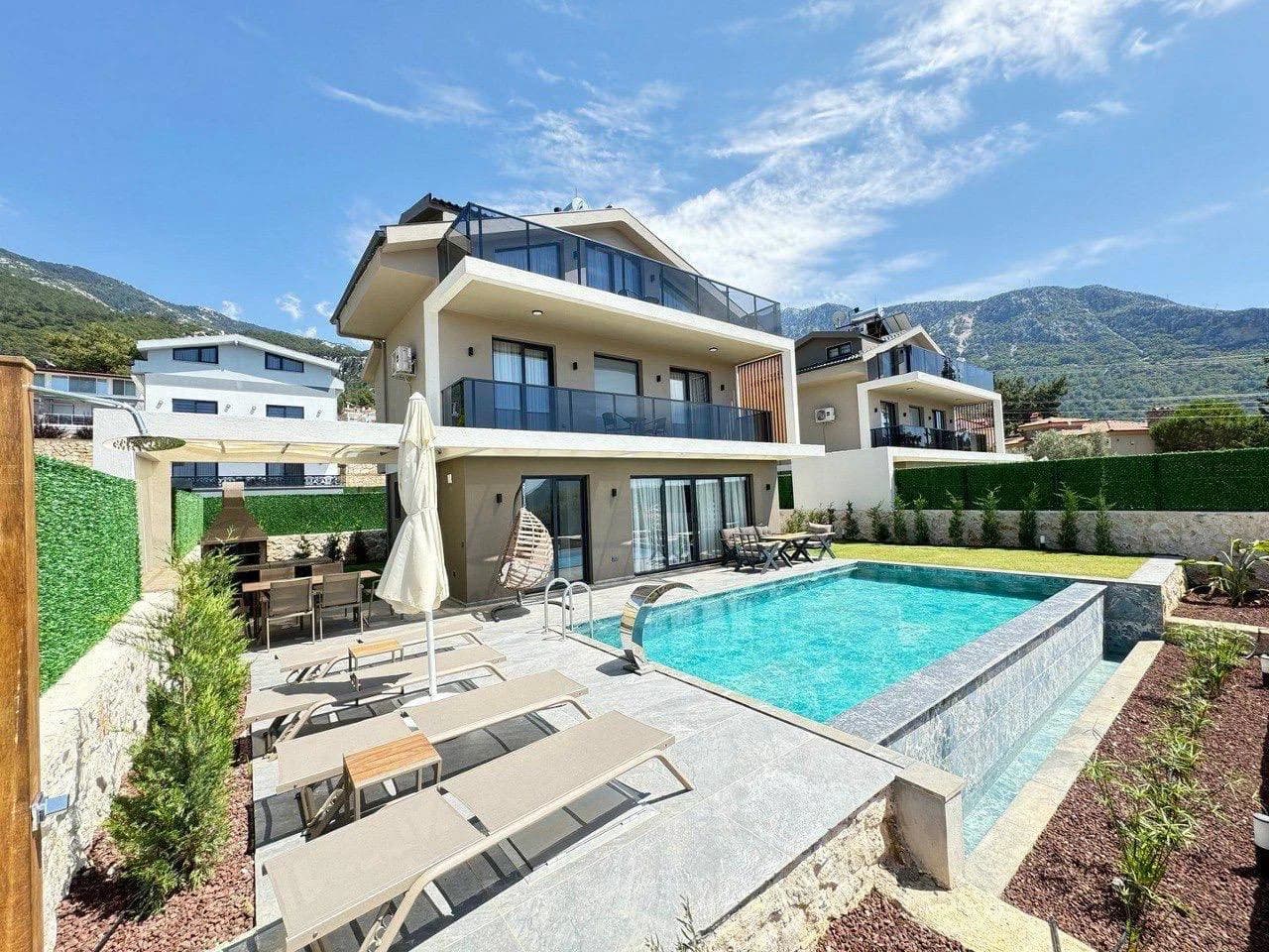 Fethiye Ölüdeniz'de Merkezi Konumda, Özel Havuzlu, İkiz Villa görsel 3