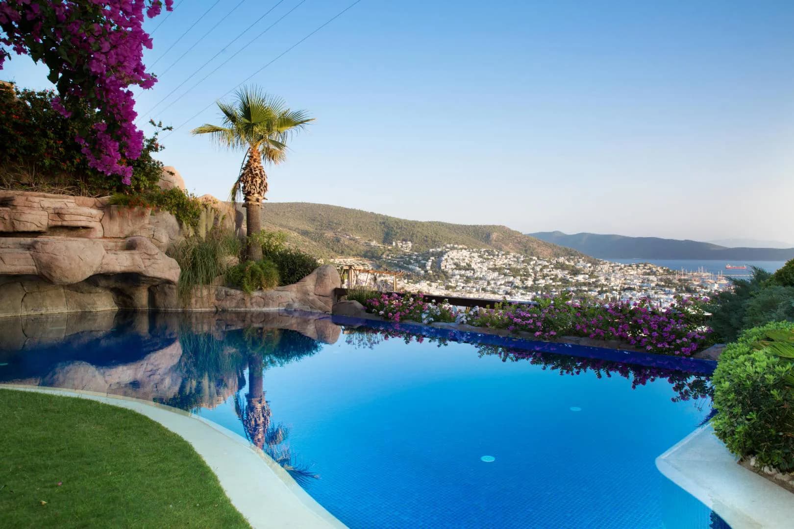 Bodrum Yokuşbaşı'nda Merkezi Konumda, Özel Havuzlu, Ferah Villa görsel 3