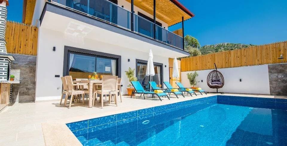 Kaş Bezirgan'da Modern Tasarımlı, Özel Havuzlu, Jakuzili Villa görsel 3