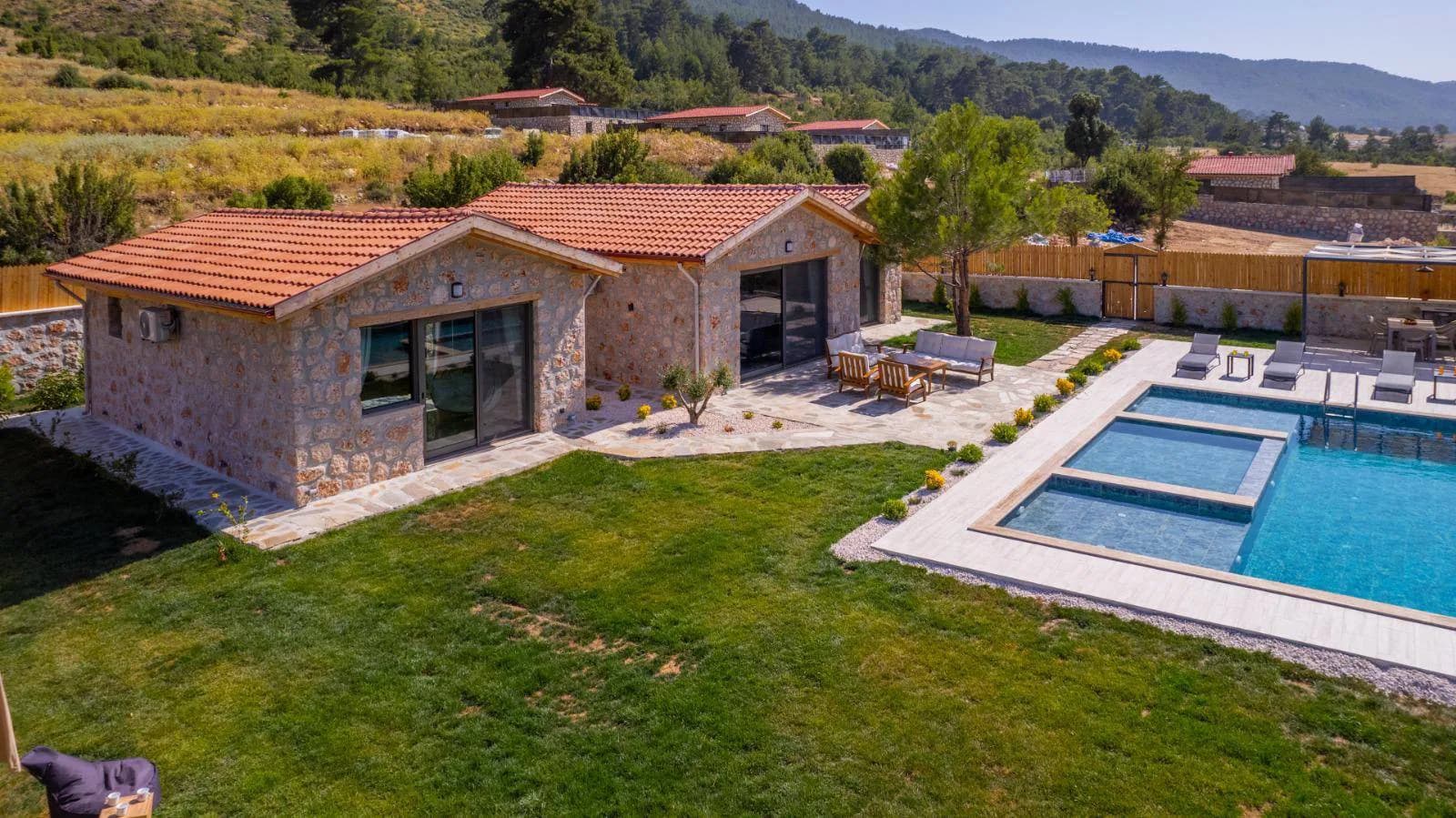 Kaş Sarıbelen'de Sessiz Konumda, Özel Havuzlu, Taş Villa görsel 2