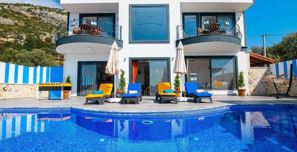 Kaş İslamlar'da Oyun Alanına Sahip, Özel Havuzlu, Jakuzili, Lüks Villa görsel 3