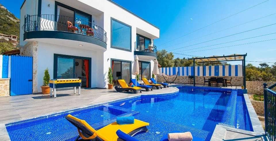 Kaş İslamlar'da Oyun Alanına Sahip, Özel Havuzlu, Jakuzili, Lüks Villa görsel 2