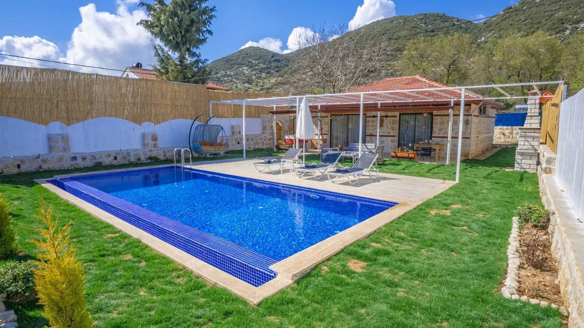 Kaş Sarıbelen'de Doğa İçerisinde, Özel Havuzlu, Taş Villa görsel 2
