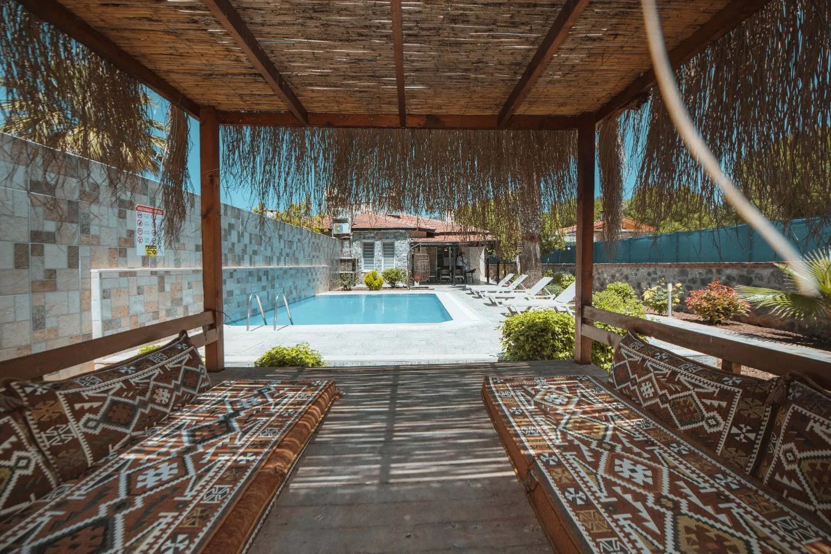 Fethiye Kayaköy'de Doğa Manzaralı, Özel Havuzlu, Konforlu Villa görsel 3