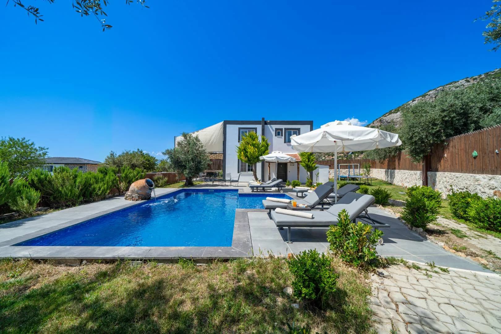 Kaş İslamlar'da Sakin Konumda, Özel Havuzlu, Geniş Villa görsel 3