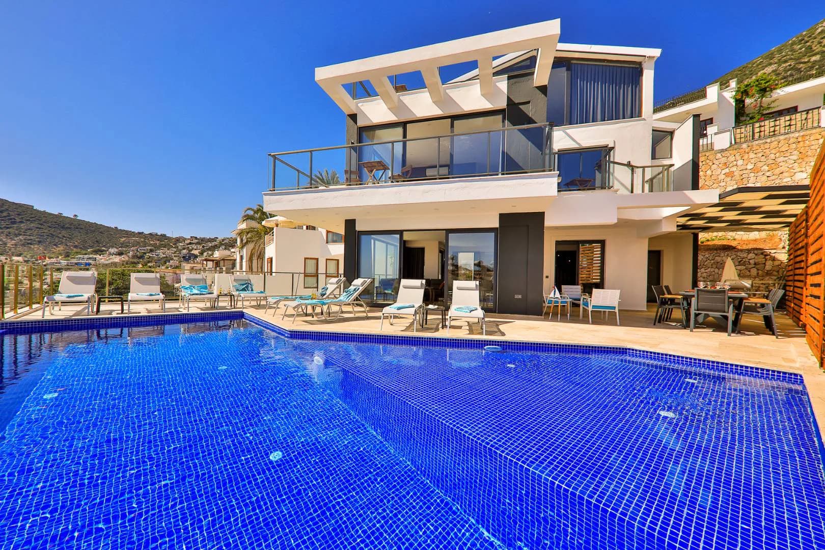 Kaş Kalkan'da Büyüleyici Deniz Manzaralı, Özel Havuzlu, Modern Villa görsel 2