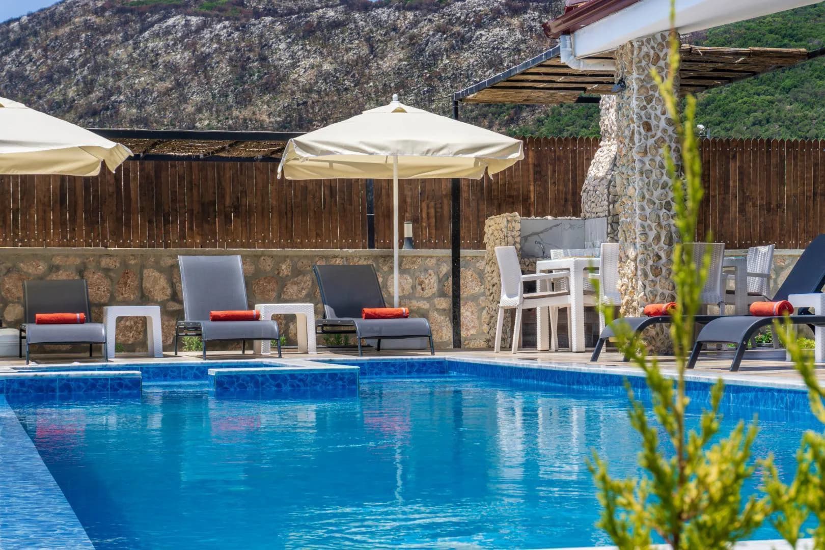 Kaş Sarıbelen'de Doğa Manzaralı, Özel Havuzlu, Lüks Villa görsel 3