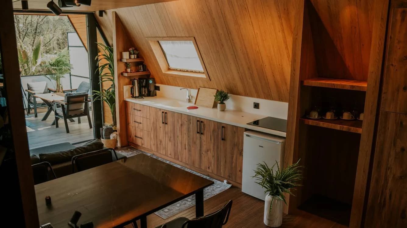 Sapanca'da Tesis İçerisinde, Isıtmalı Özel Havuzlu, Kiralık Bungalov görsel 3