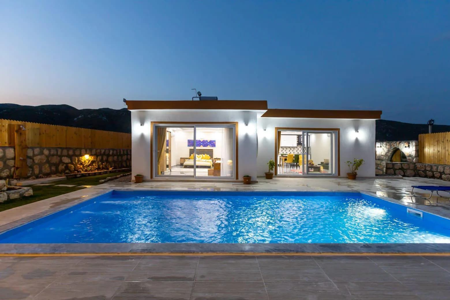 Kaş Sarıbelen'de Doğayla İç İçe, Özel Havuzlu, Kiralık Balayı Villası görsel 2