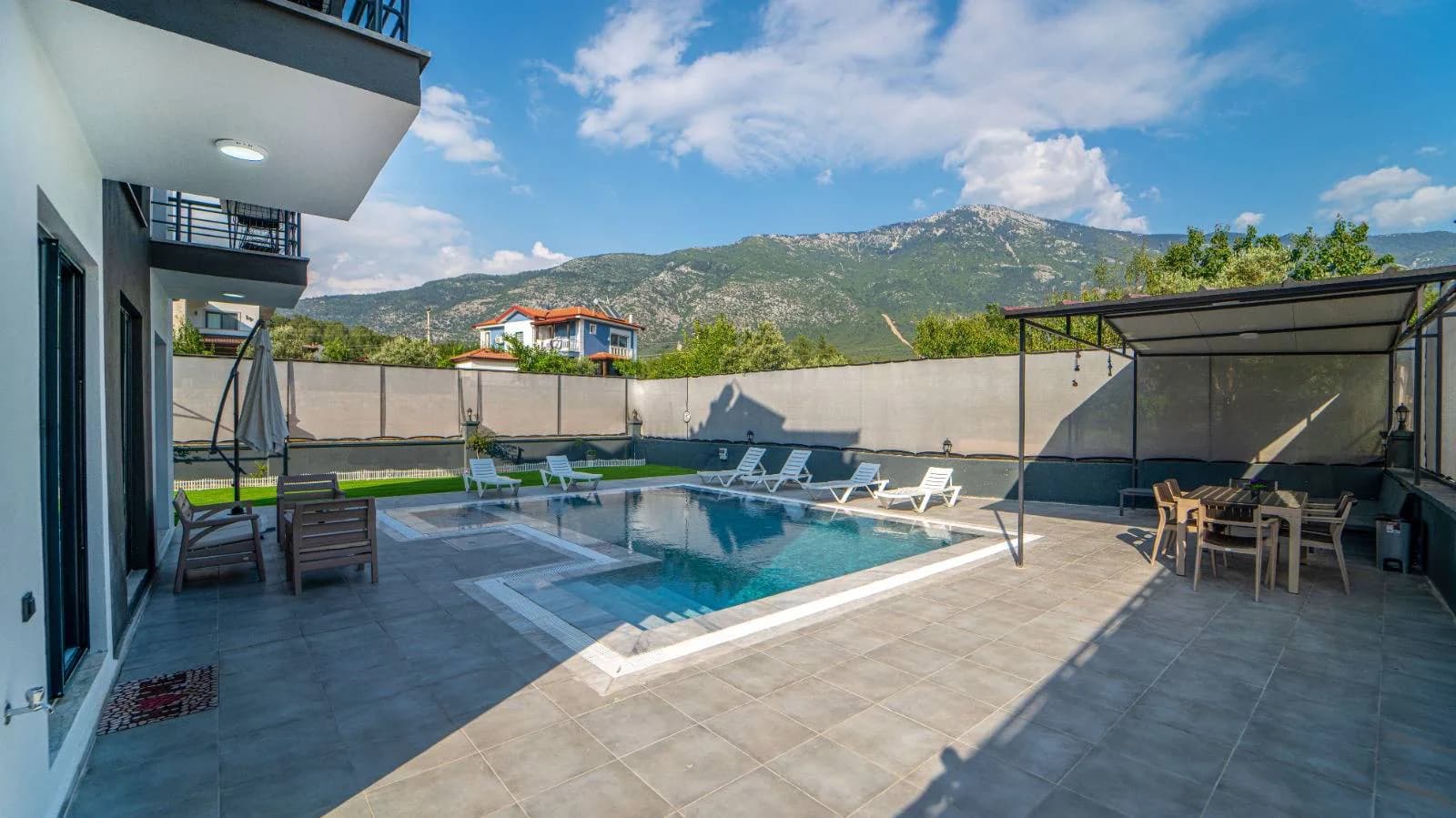 Fethiye Ölüdeniz'de Büyük Ailelere Uygun, Özel Havuzlu, 4+1 Villa görsel 3
