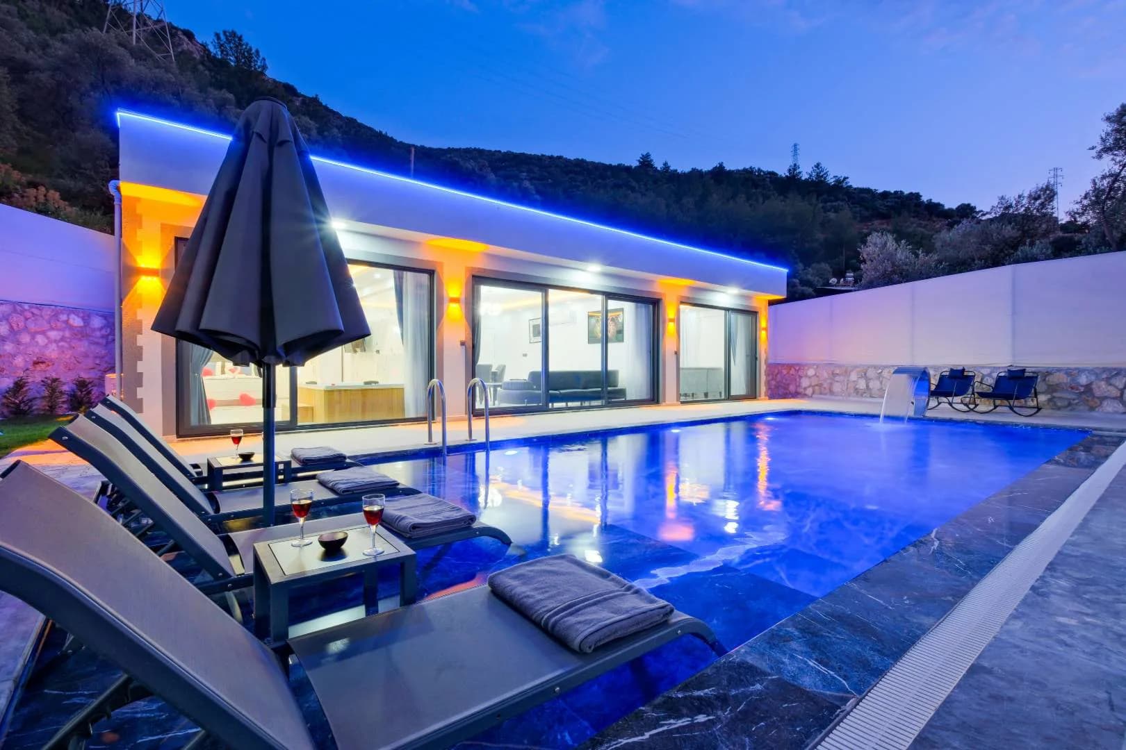 Fethiye Karaçulha'da Orman Manzaralı, Özel Havuzlu, Oyun Alanlı Villa görsel 3