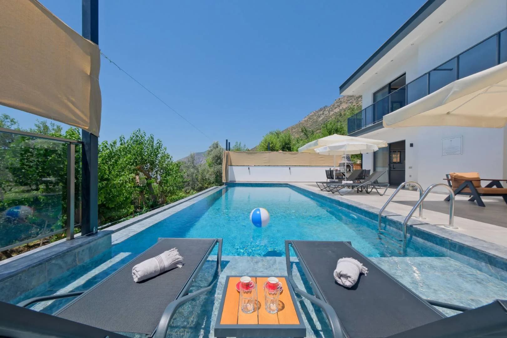 Kaş Üzümlü'de Enfes Doğa İçerisinde, Özel Havuzlu, Jakuzili Kiralık Villa görsel 3