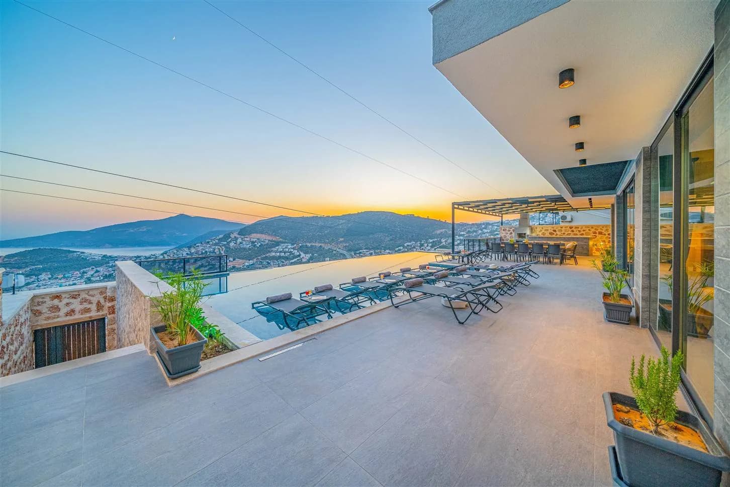 Kaş Kalkan'da Görkemli Deniz Manzaralı, Özel Havuzlu, 6+1 Villa görsel 3