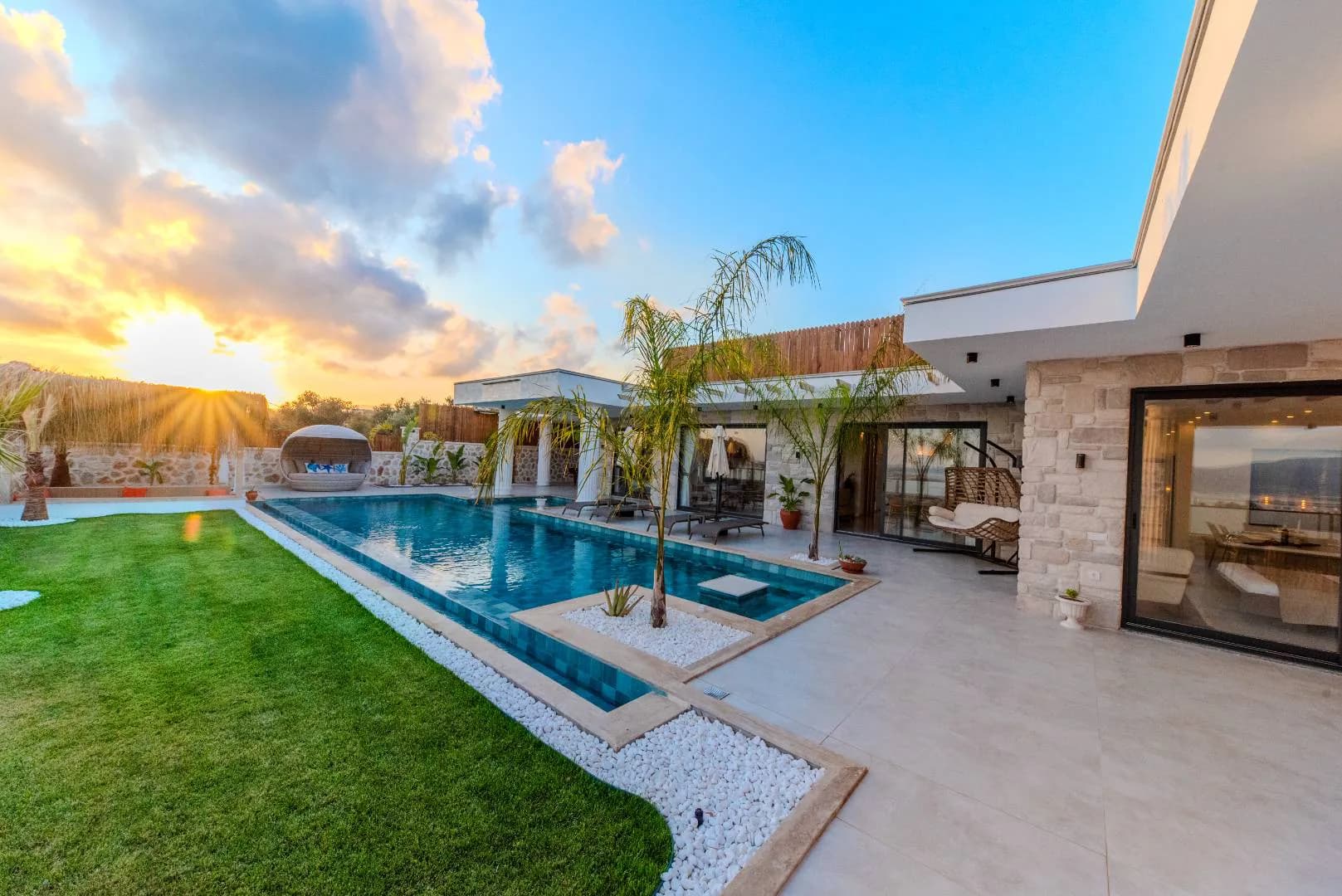 Kalkan Çavdır'da Doğa ile İç İçe, Özel Havuzlu, Lüks Villa görsel 2