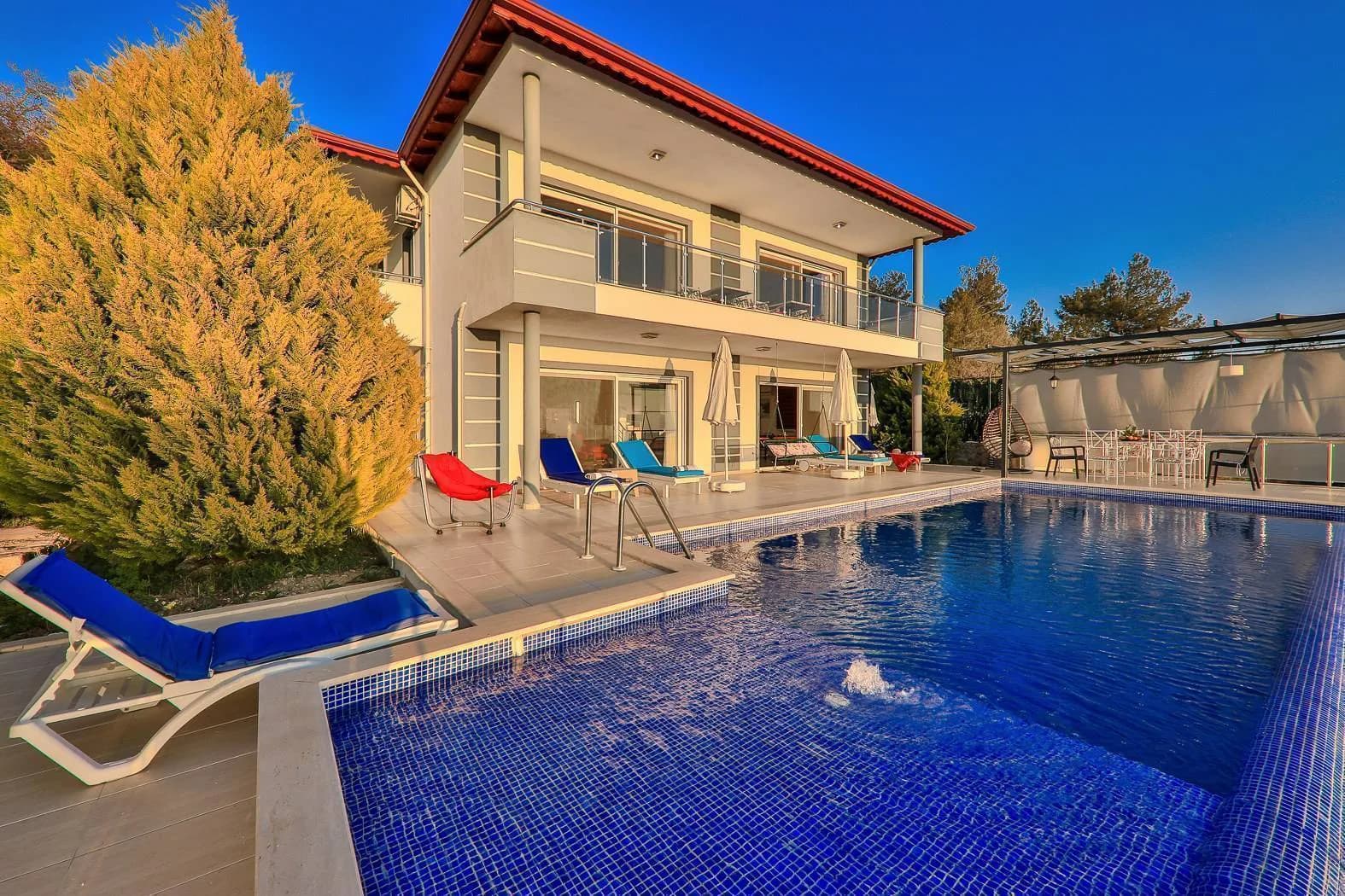 Kaş İslamlar'da Muhteşem Tasarımlı, Özel Havuzlu, Lüks Villa görsel 3