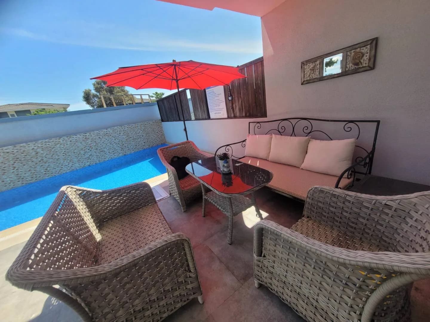 Çeşme Şifne'de Merkezi Konumda, Özel Havuzlu, 6 Kişilik Villa görsel 2