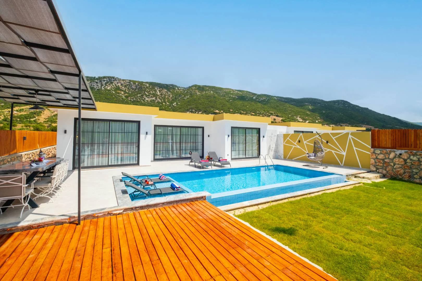 Kaş Sarıbelen'de Geniş Bahçe İçerisinde, Özel Havuzlu, Lüks Villa görsel 3