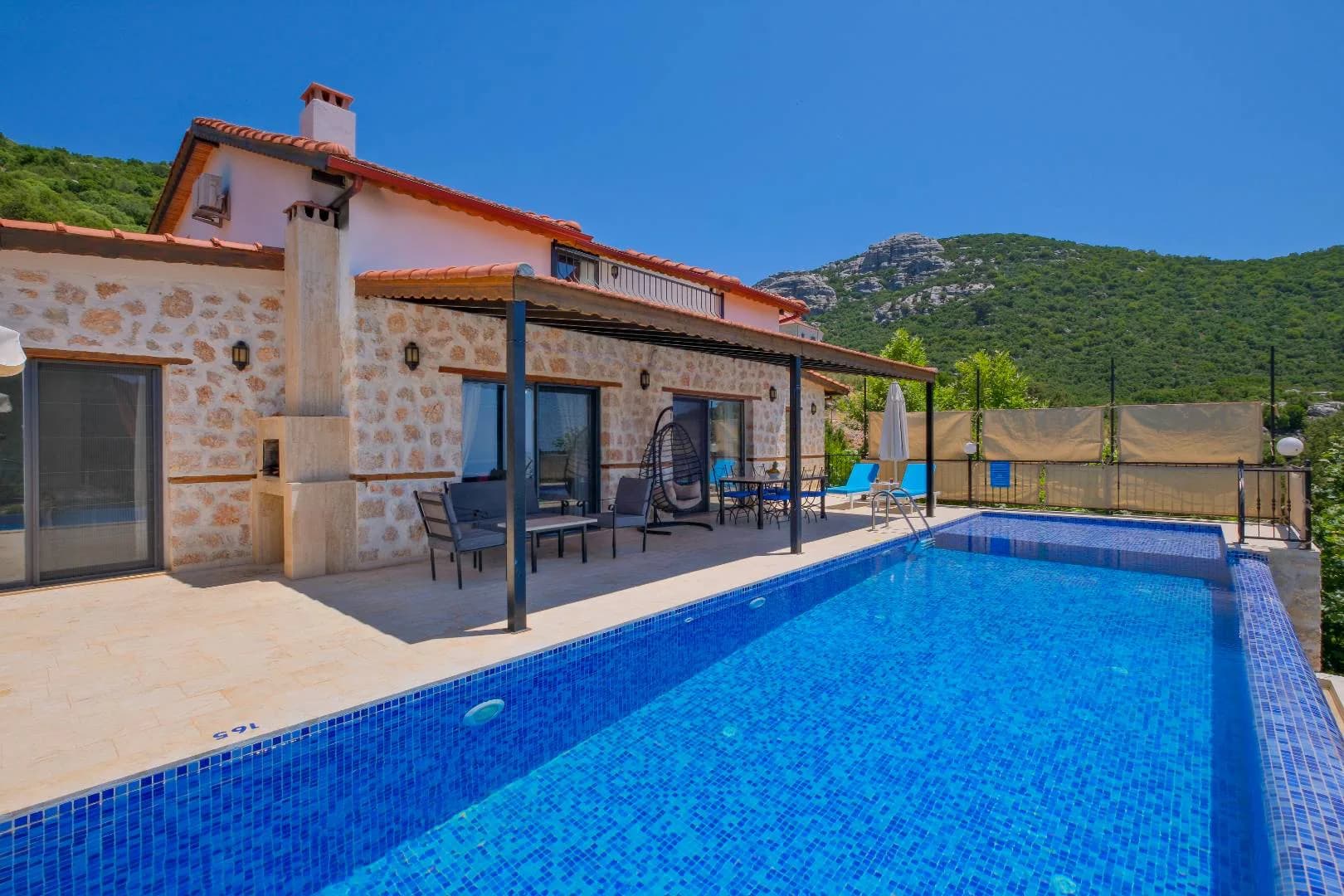 Kaş Sarıbelen'de Büyüleyici Doğada, Özel Havuzlu, Kiralık Villa görsel 3