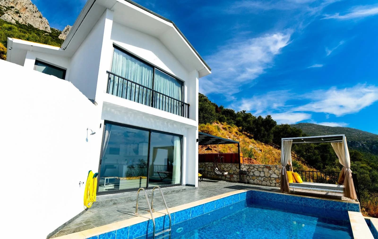 Kaş Bezirgan'da Deniz ve Doğa Manzaralı, Özel Havuzlu, Balayı Villası görsel 2