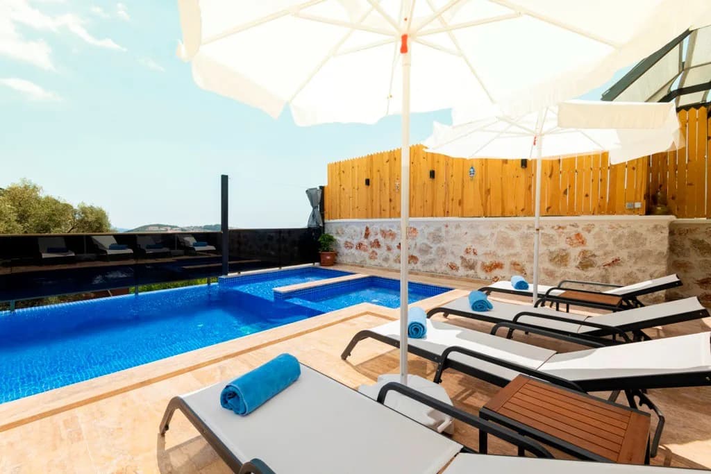 Kaş İslamlar'da Muhteşem Doğada, Yetişkin ve Çocuk Havuzlu, Lüks Villa görsel 2