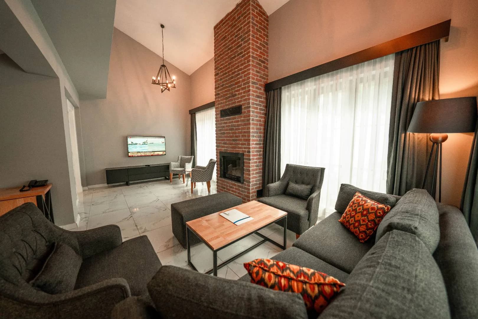 Sapanca Kırkpınar'da Tesis İçerisinde, Modern Tasarımlı, 3+1 Villa görsel 3
