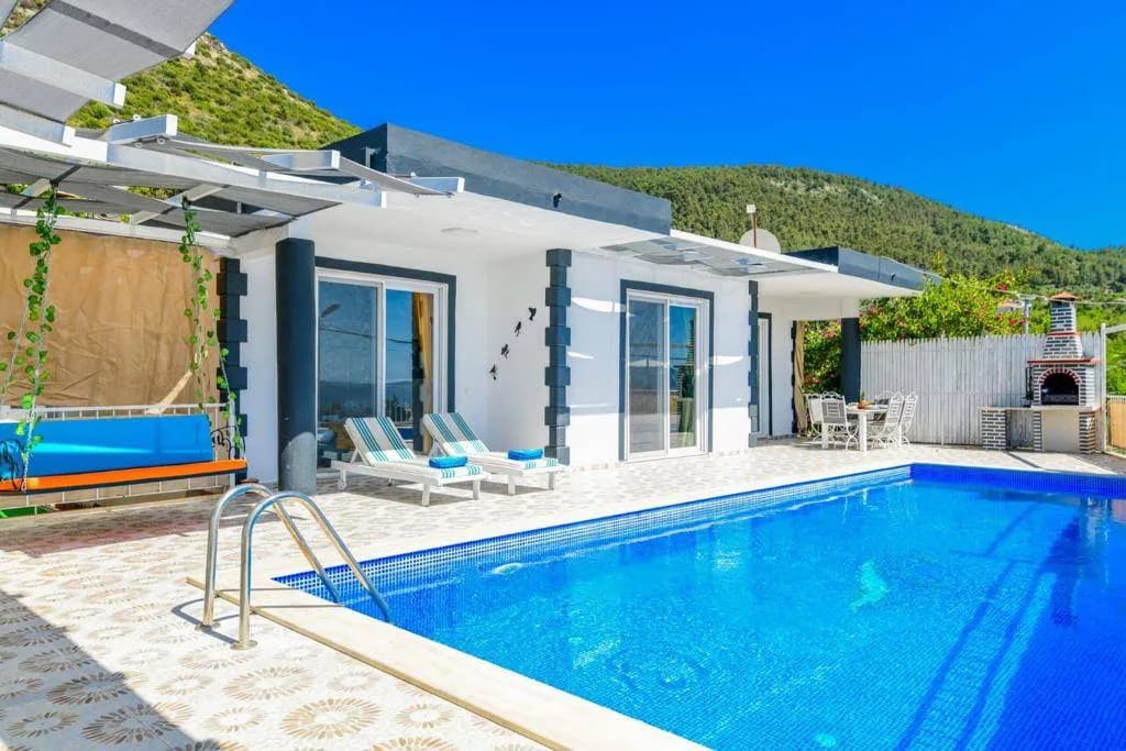 Kaş Üzümlü'de Eşsiz Doğada, Özel Havuzlu, Kiralık Villa görsel 2