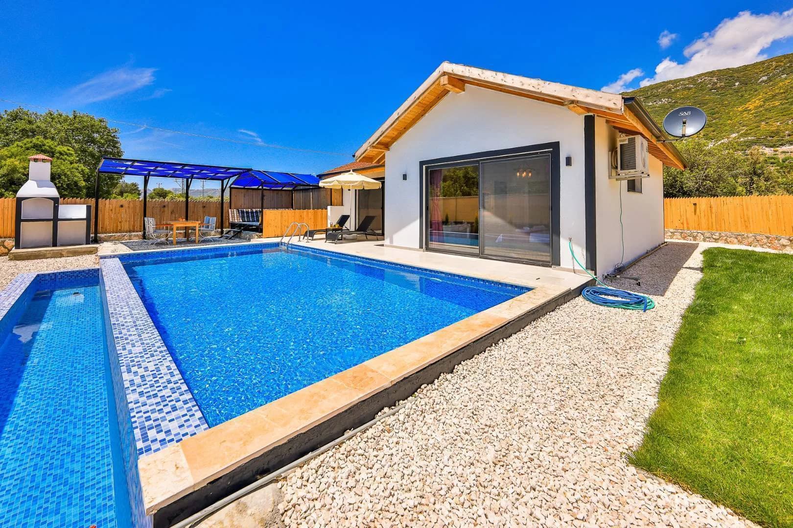 Kaş Sarıbelen'de Muhteşem Doğa Manzaralı, Özel Havuzlu, Kiralık Villa görsel 3