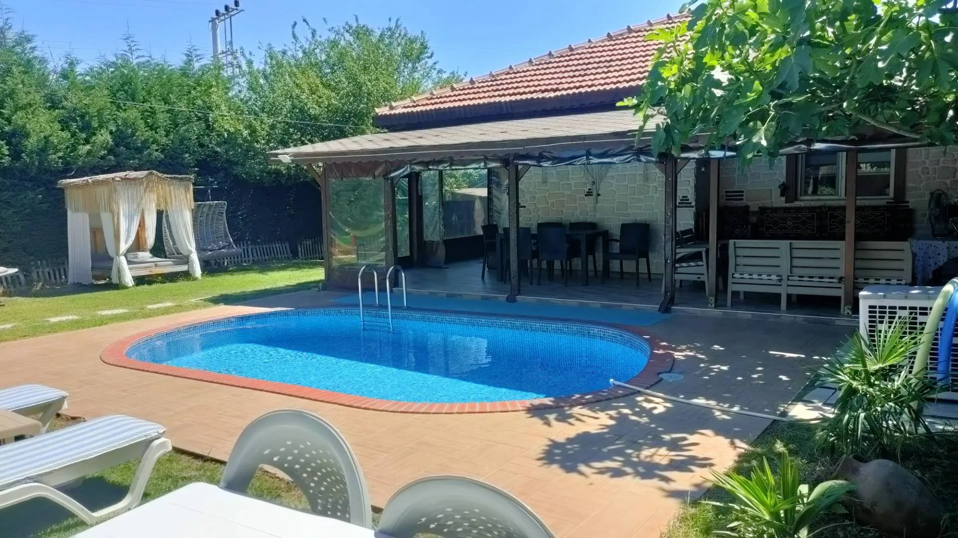 Sapanca'da Yeşillikler İçerisinde, Isıtmalı Havuzlu, 6 Kişilik Villa görsel 2