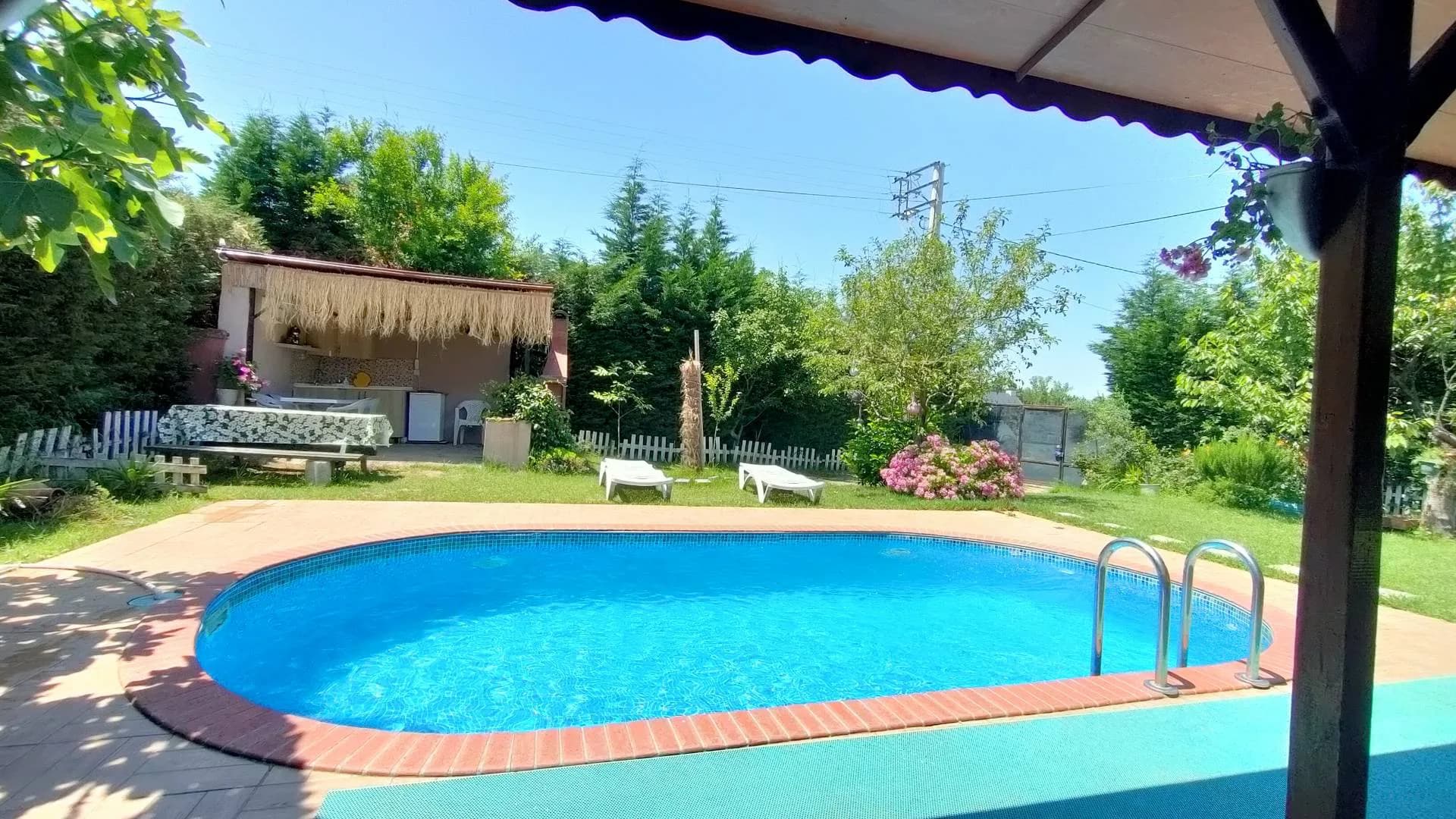 Sapanca'da Yeşillikler İçerisinde, Isıtmalı Havuzlu, 6 Kişilik Villa görsel 3
