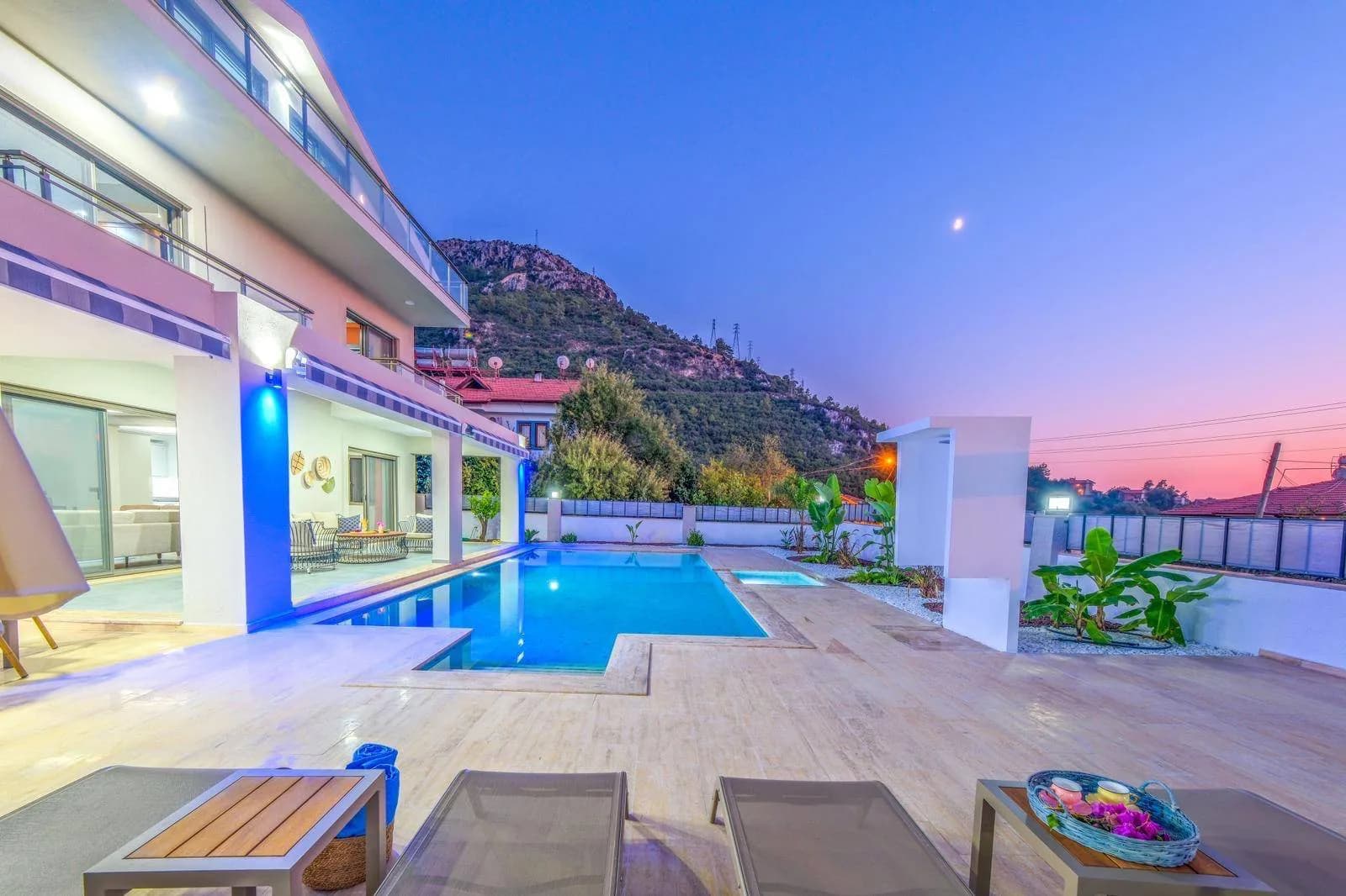 Fethiye Ölüdeniz'de Geniş Ailelere Uygun, Özel ve Kapalı Havuzlu Villa görsel 3