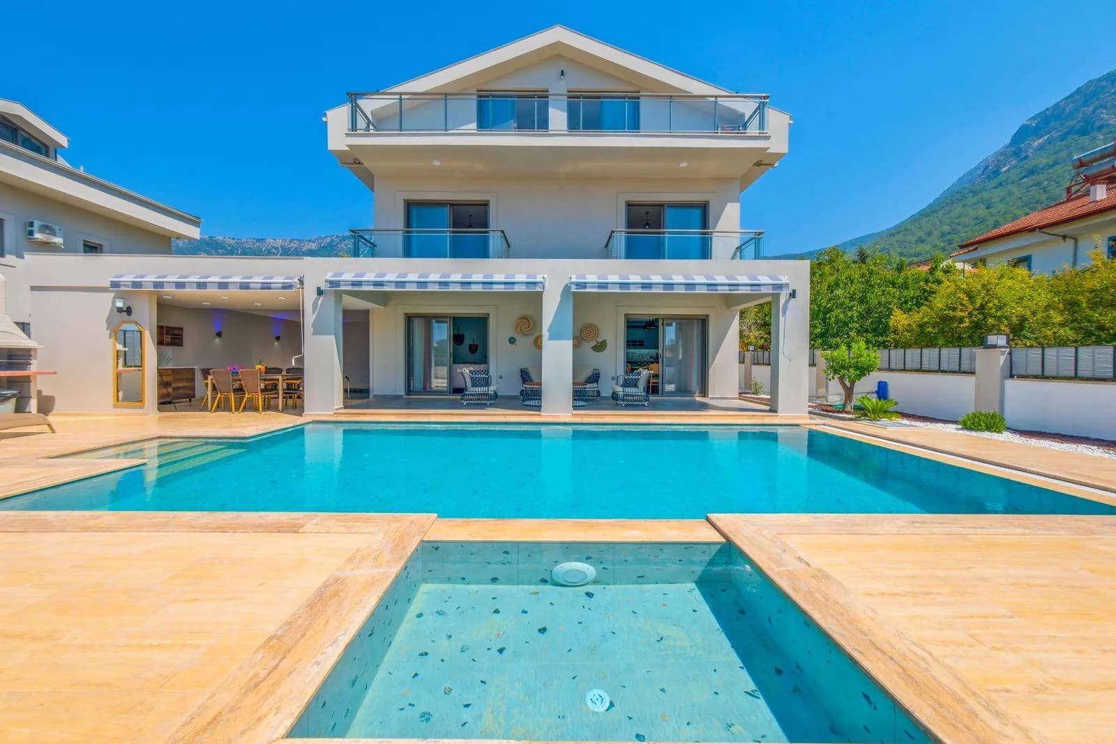 Fethiye Ölüdeniz'de Geniş Ailelere Uygun, Özel ve Kapalı Havuzlu Villa görsel 2