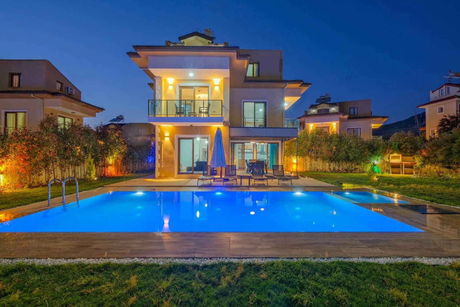 Fethiye Ölüdeniz'de Elverişli Konumda, Özel Havuzlu, Lüks Villa görsel 2