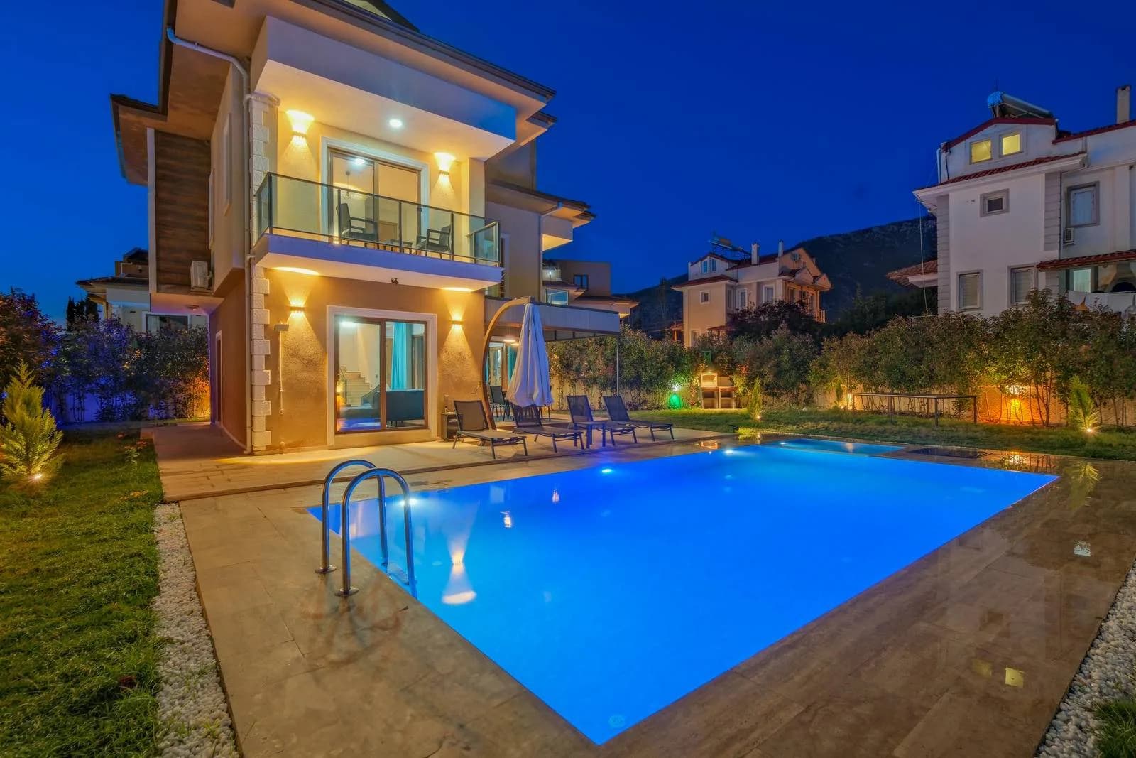 Fethiye Ölüdeniz'de Elverişli Konumda, Özel Havuzlu, Lüks Villa görsel 3